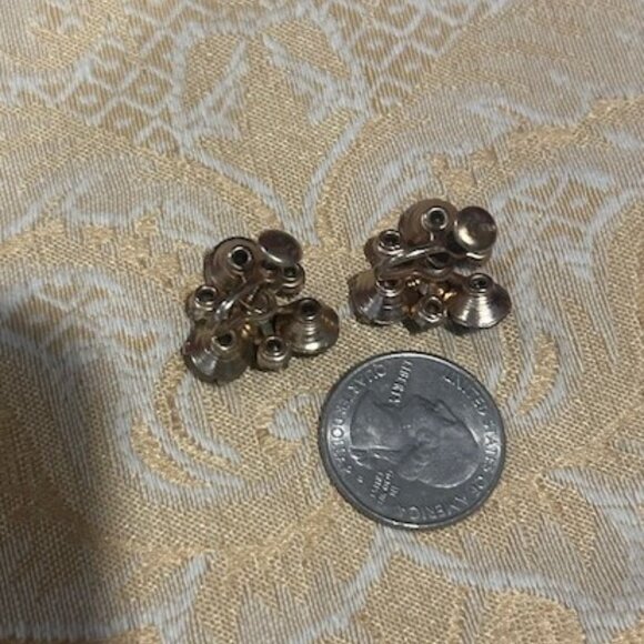 ALBERT WEISS GREEN Rhinestone Cluster EARRINGS - Picture 9 of 10